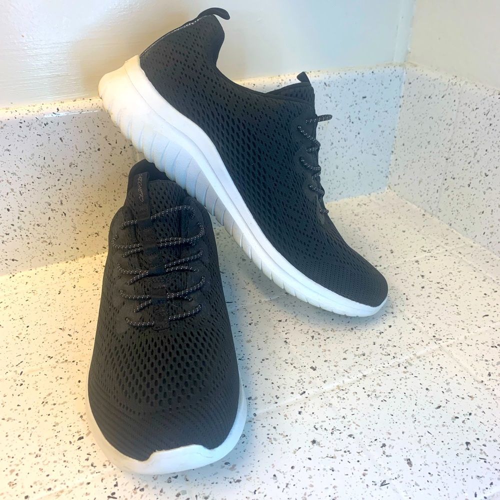 Black Slip-on sneakers Sketchers size 10